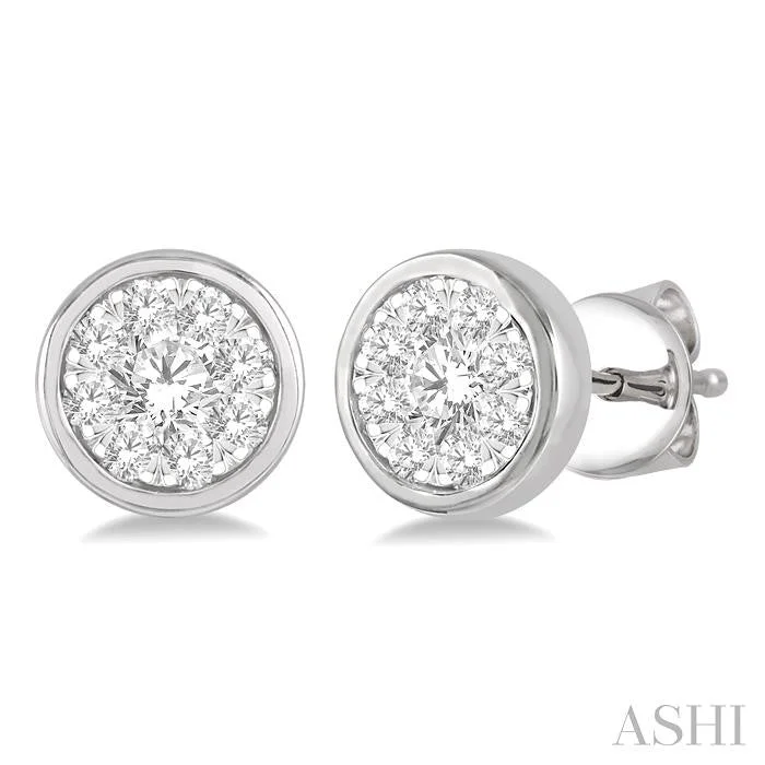 Starburst design earrings-ROUND SHAPE LOVEBRIGHT ESSENTIAL DIAMOND STUD EARRINGS