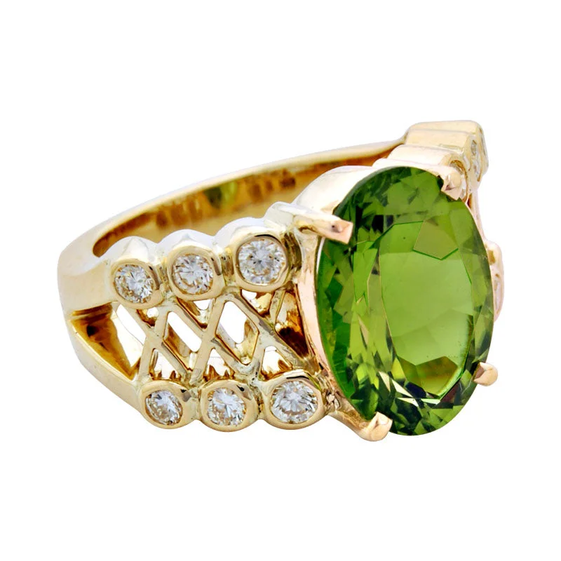 Wooden inlay rings-Ring- Peridot And Diamond