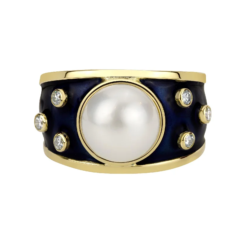 Bold chunky rings-Ring- South Sea Pearl And Diamond (enamel) (1962F)