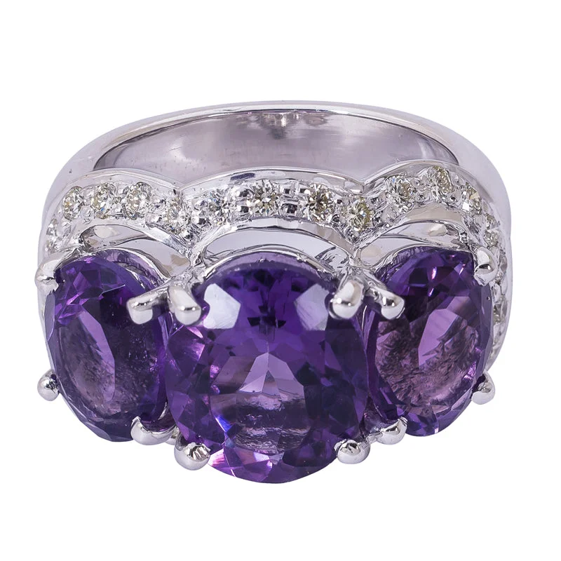 Gold band rings-Ring - Amethyst and Diamond in silver