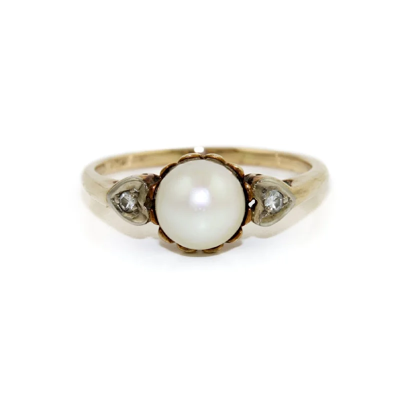 Twisted shank rings-Vintage Gold x Pearl & Diamond Ring