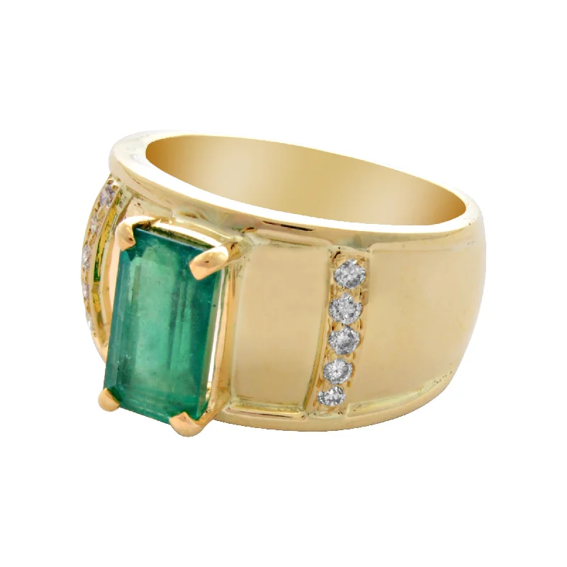 Sculptural art rings-Ring- Emerald And Diamond (1915C)