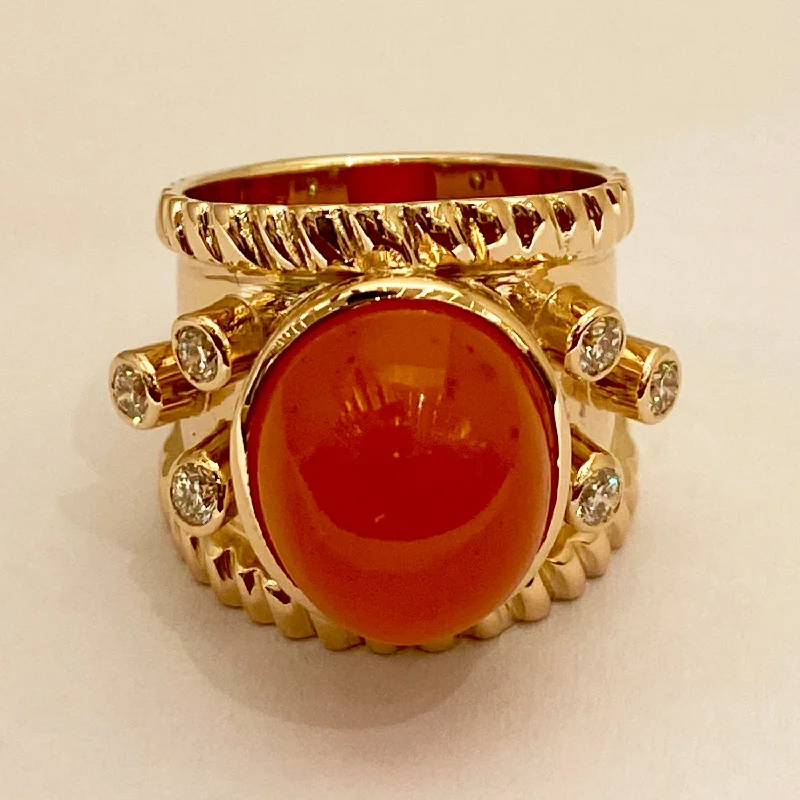 Antique gold rings-Ring - Cornelian and Diamond in 18K Gold